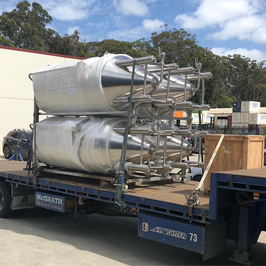 如何設(shè)計啤酒廠并挑選啤酒釀造設(shè)備？